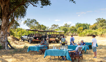 African Safari Guru - Zambezi Expeditions Camp - Mana Pools National Park - Zimbabwe - Bush Lunch