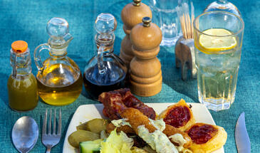 African Safari Guru - Zambezi Expeditions Camp - Mana Pools National Park - Zimbabwe - Meal